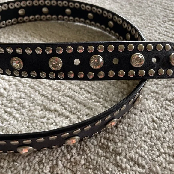 Nocona ladies leather belt with studs - Picture 3 of 7